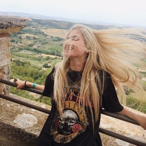 Meet your Posher, Amelia